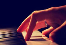 澳大利亚队全力冲刺，终结连败