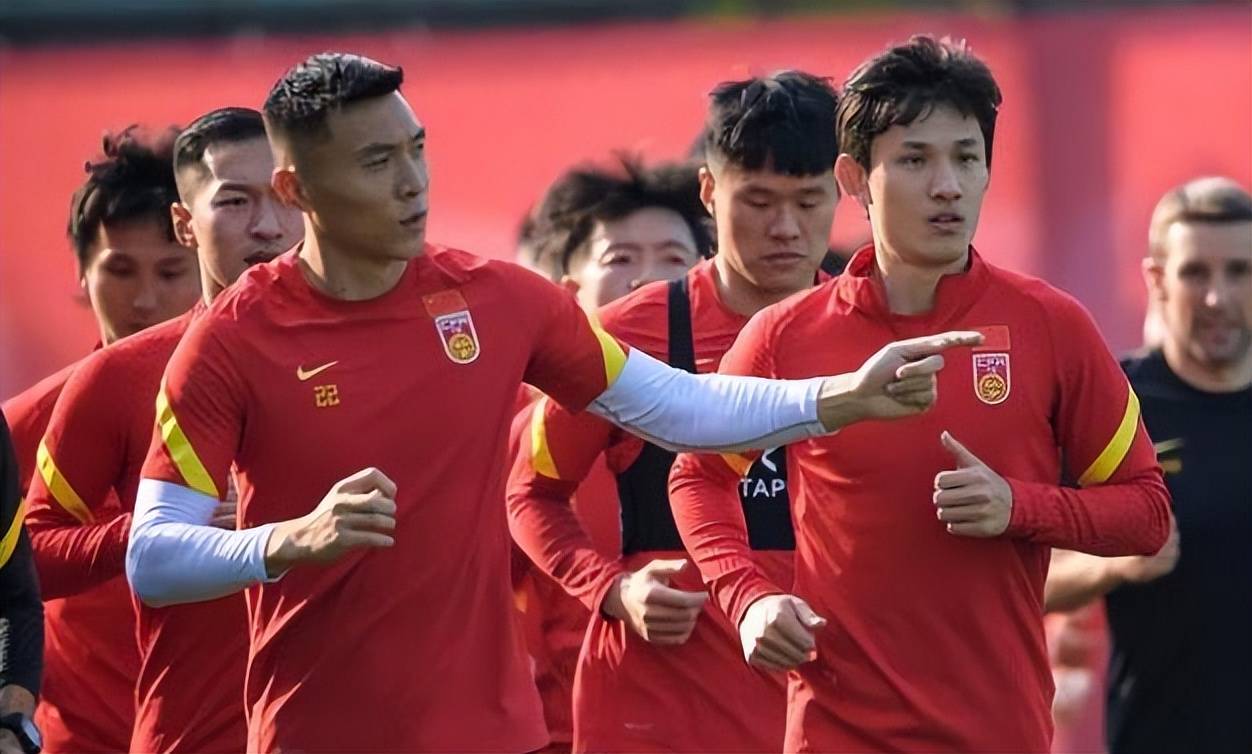 半岛体育-热议国足1-0中国香港:大部分时间索然无味加快选帅效率的简单介绍