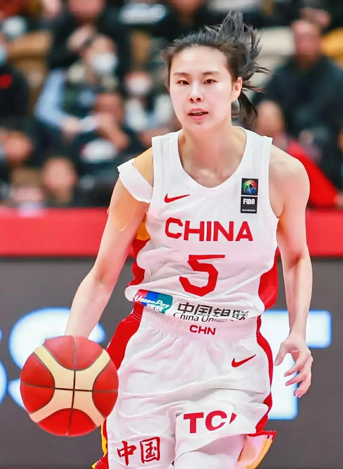 后卫发威！杨氏姐妹合砍20+12王思雨屡秀妙传抢眼的简单介绍