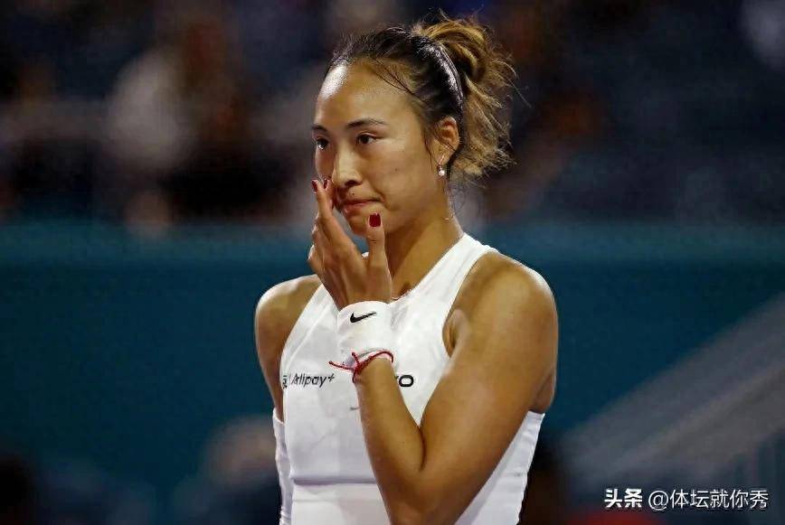 郑钦文几乎已赛季报销！手术后6个月才能复出提前无缘年终总决赛(郑钦文晋级年终总决赛4强)