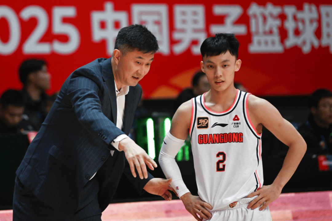 广东男篮与杜锋面临处罚，广厦外援官宣离队，孟子凯告别北控的简单介绍