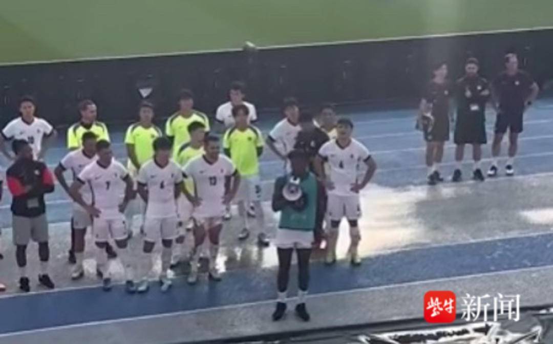 半岛体育-东南伊泽克尔换帅风波频现，球队内部恐生变动(nba杜兰特最新消息)